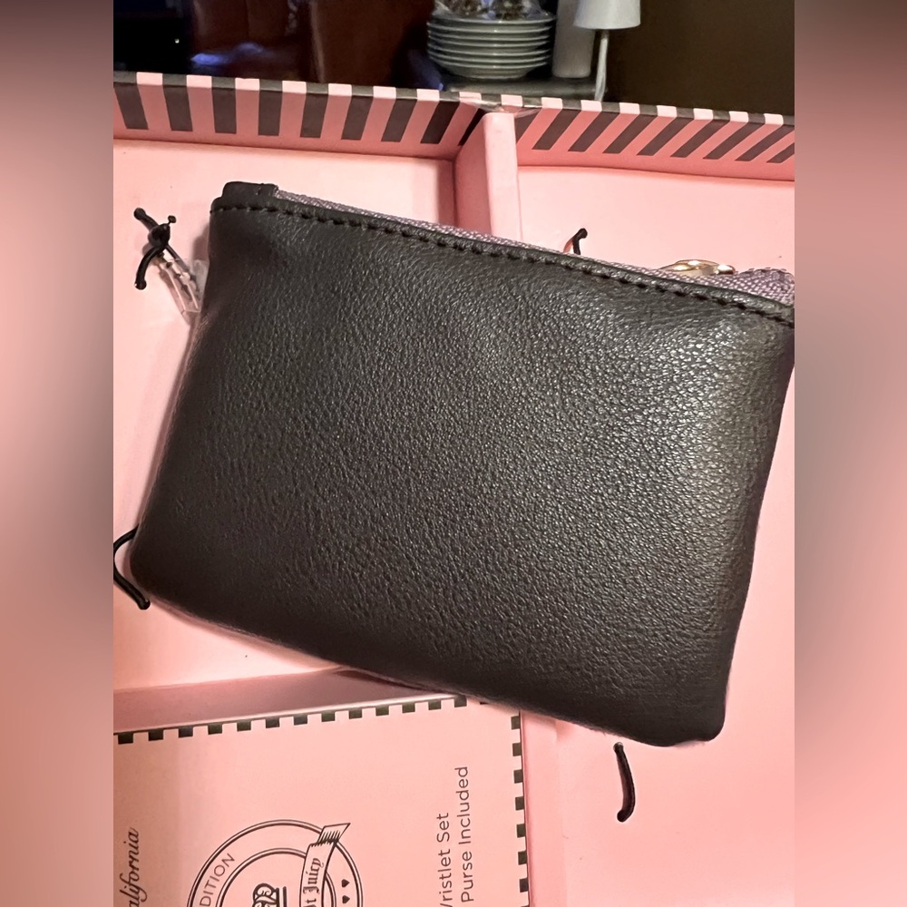 Juicy Couture Los Angeles NWT Dusty Violet Velour Wristlet & Coin Purse - Picture 5 of 9